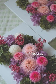 壁掛けアレンジ両親贈呈花