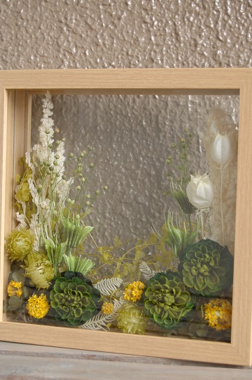 ダリアのフレームアレンジ