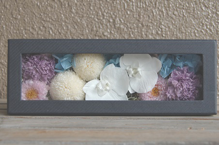 蝴蝶蘭のボックス仏花アレンジ