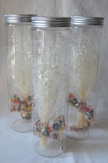 すずらんとチューリップの花束